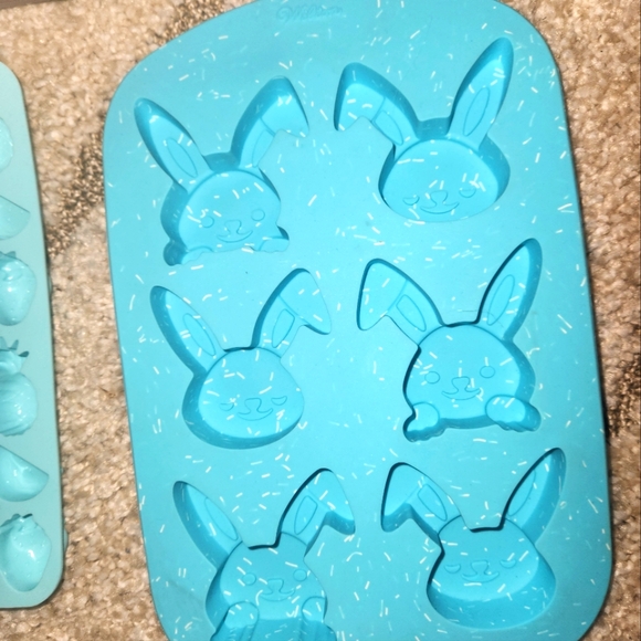 SILICONE CANDY MOLDS - Picture 3 of 4